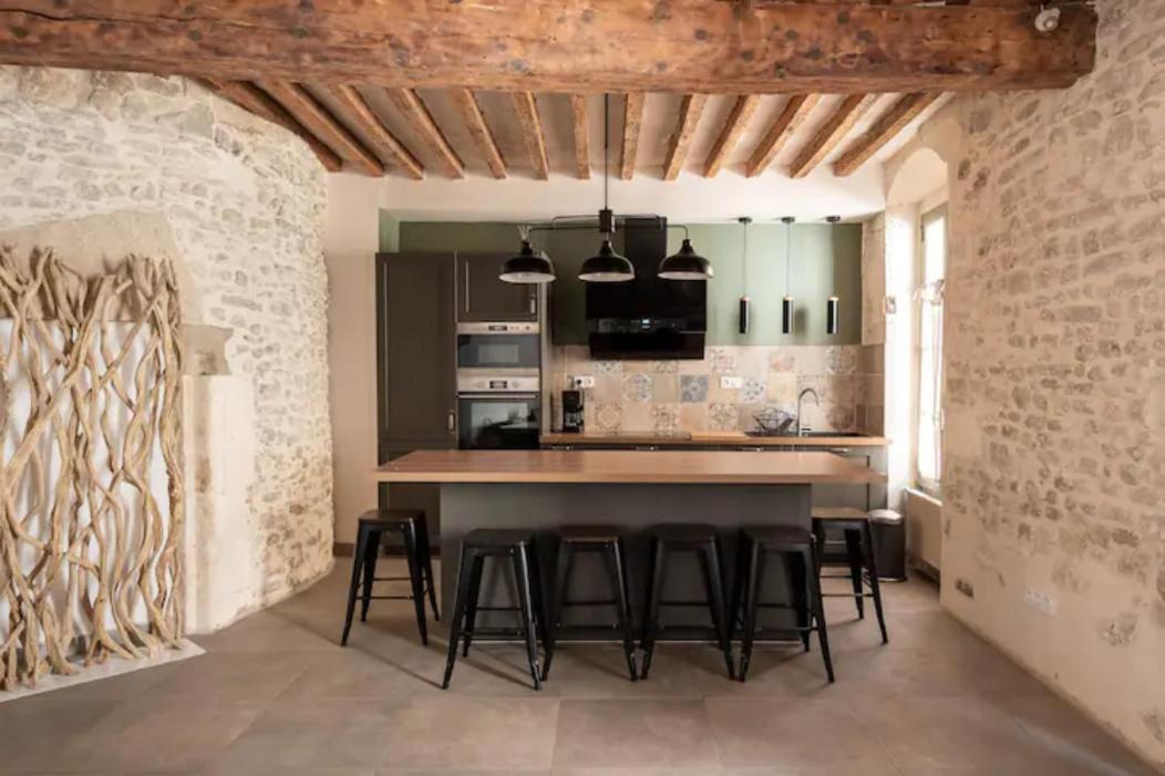 La Tour 1 Appartement Au Coeur Du Centre Ville LʼIsle-sur-la-Sorgue Exteriör bild