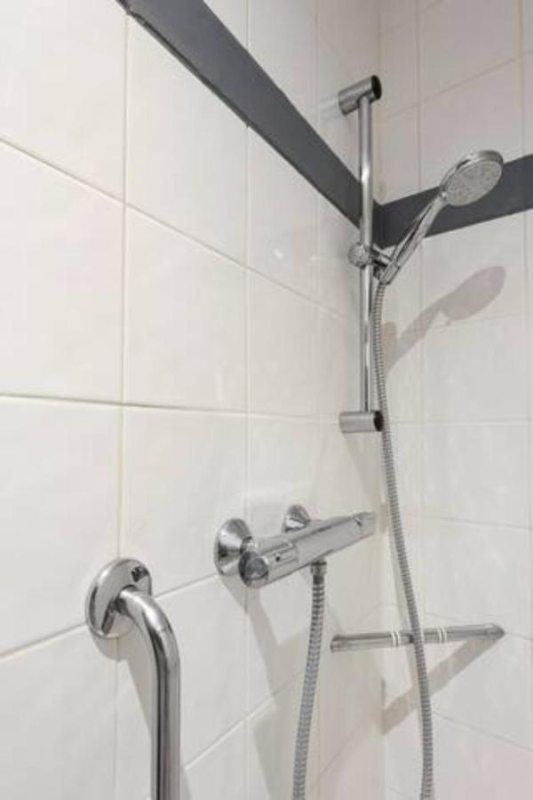 La Tour 1 Appartement Au Coeur Du Centre Ville LʼIsle-sur-la-Sorgue Exteriör bild