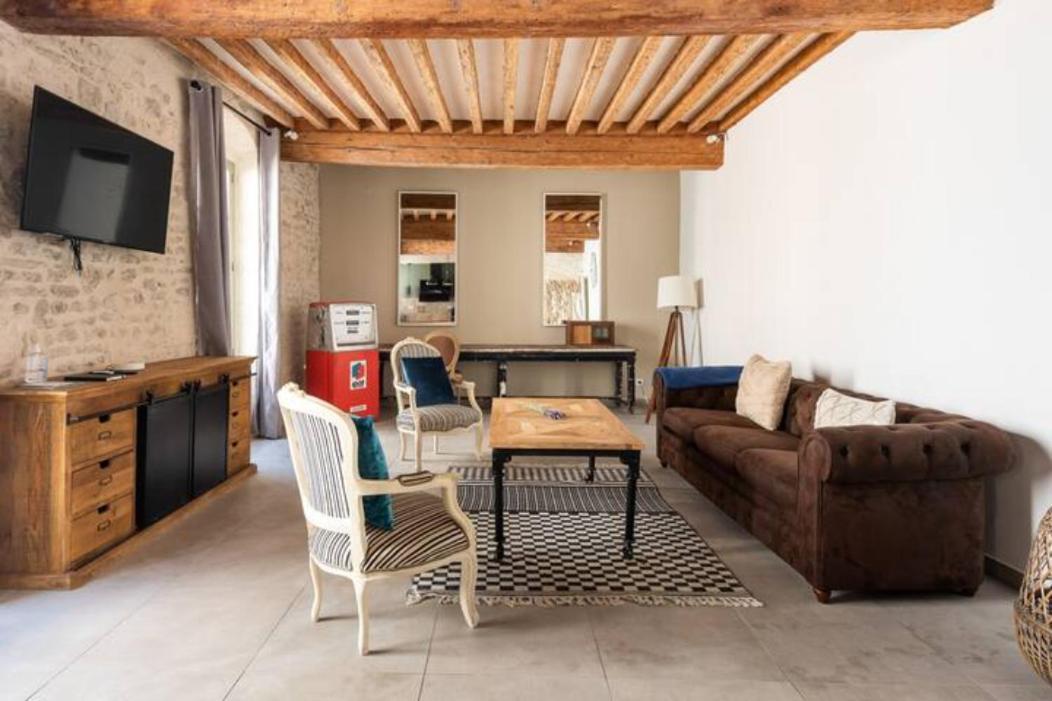 La Tour 1 Appartement Au Coeur Du Centre Ville LʼIsle-sur-la-Sorgue Exteriör bild